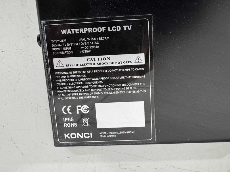 Телевизор за баня - Waterproof lcd tv / TWD1901M