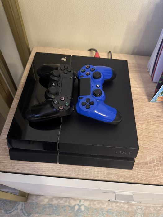 Продам Sony Playstation 4