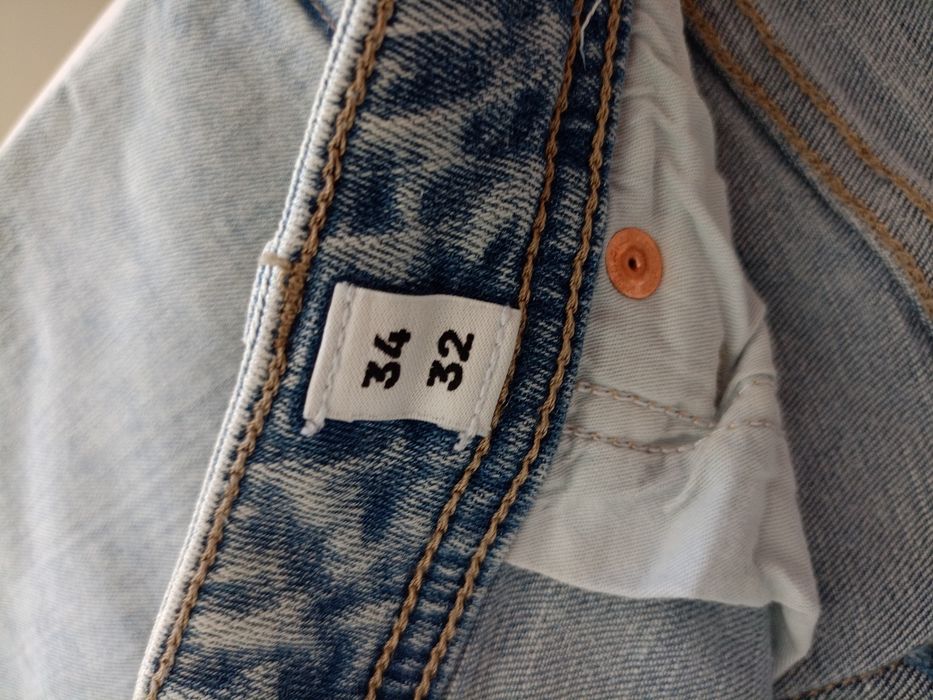 Vand blugi bărbătești Jack& Jones,produs de calitate superioara,in sta