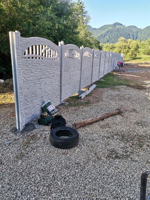 Gard placi beton stalpi