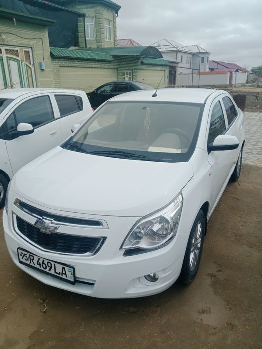Автомобил кобалт