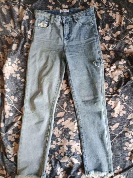 Продам новые джинсы