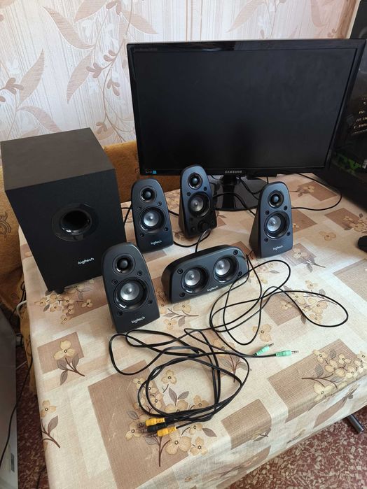 Компютър + монитор с всякаква нужна периферия!