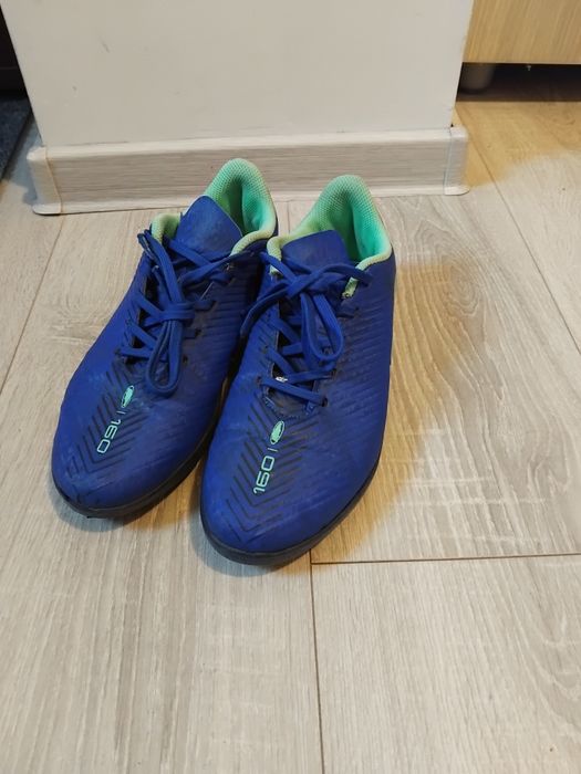 adidasi fotbal mărimea 37