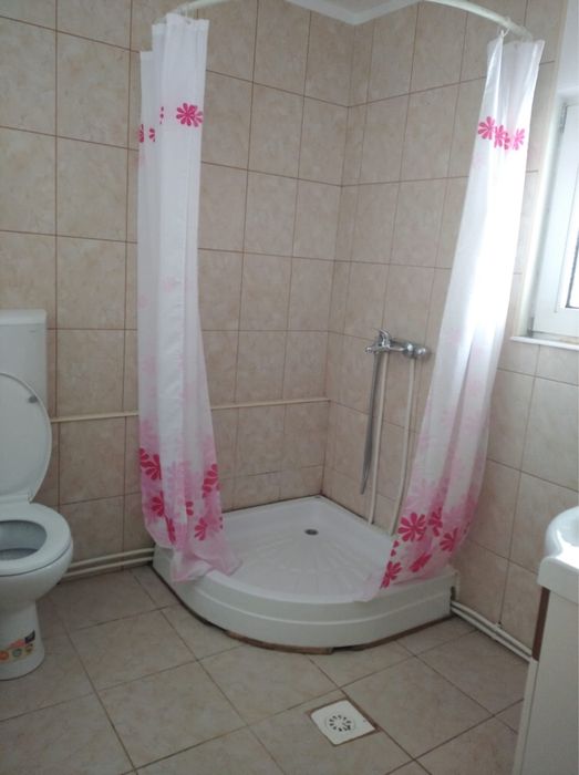 Camere de inchiriat Marisel, aproape de partie