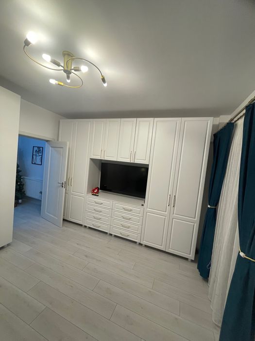 Închiriez apartament 3 camere,bloc nou,Rm.Vâlcea,Strada Ostroveni