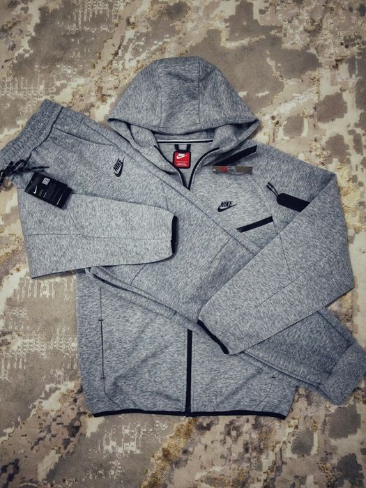 Двойка NIKE TECH Fleece