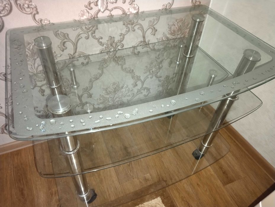 Журнальный столик