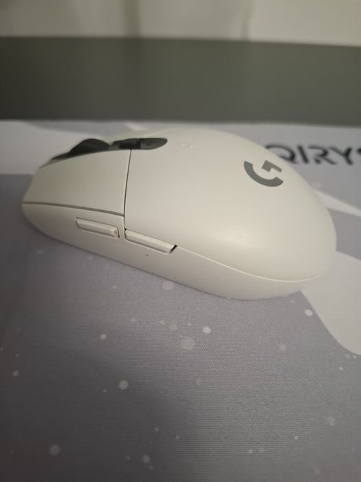 Vând mouse logitech g 305 alb