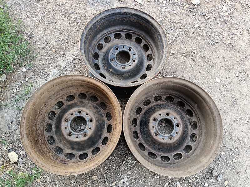 Продам оригинальные металлические диски на BMW 5 е39