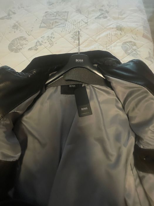 Кожено яке HigoBoss  номер 56 НОВО