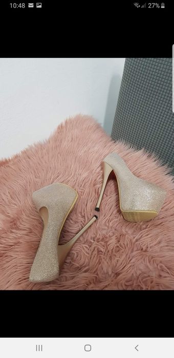 Pantofi cu toç si platforma