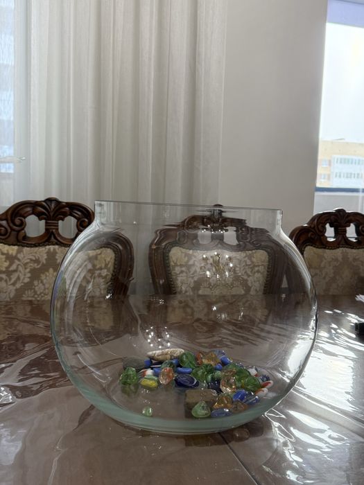 Аквариум с камнями