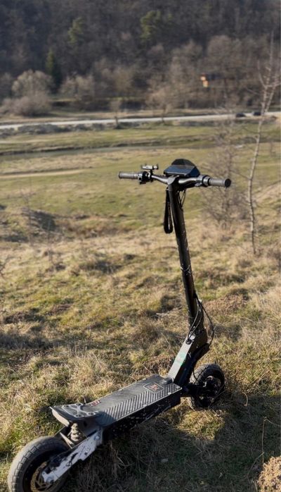 Vând trotineta Kukirin G2 -2024