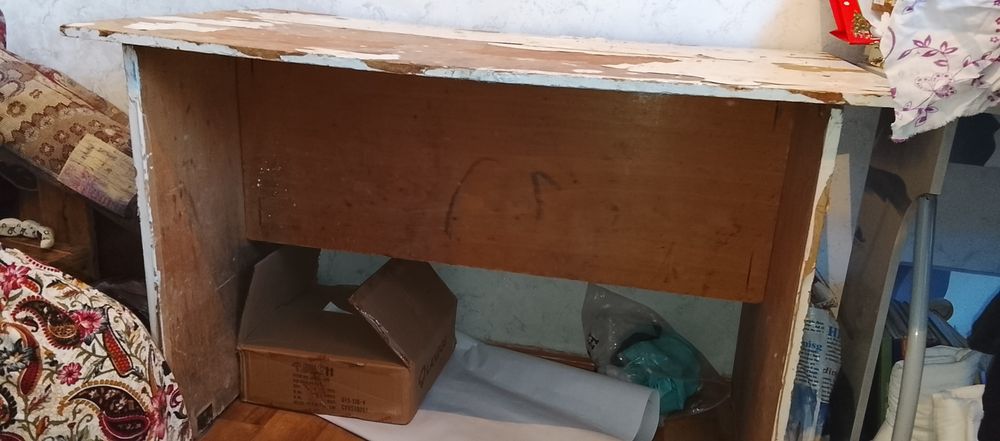 Кімге парта керек