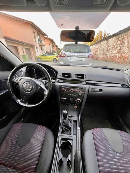 Mazda 3 2004 sedan, 1.6 benzina, 170986 Km
