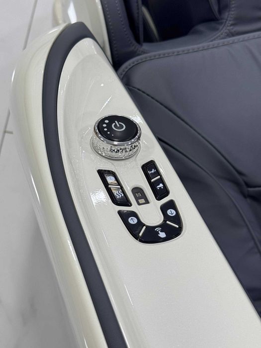 Renomax Кресло Массажер FULL 4D с планшетом R-101