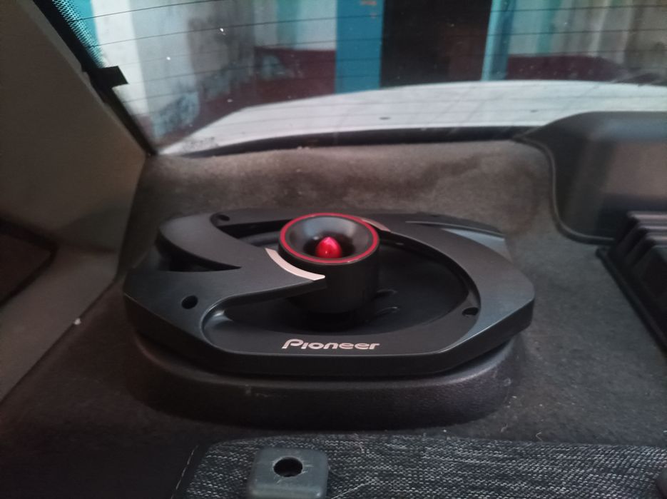 Колонка усилитель 1ой ишлатилган каробкалари Билан оригинал чкариш зор