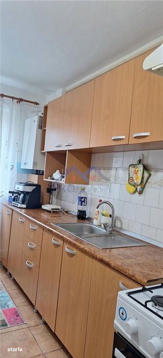 Apartament 3 camere, Cetate, et.3, 2 bai, 2 balcoane