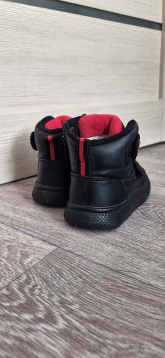 Продам ботиночки