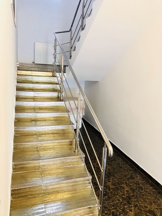 Balustrada inox pentru scara interioara. fierforjatinox.com