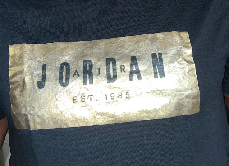 Оригинална мъжка тениска Jordan Alt-Hem Foil (Черна/Златна) – размер L