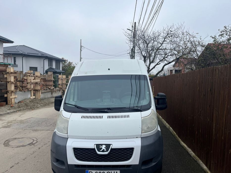 Transport marfa , mobila , etc