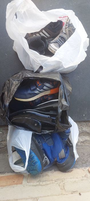 Отдам детскую обувь