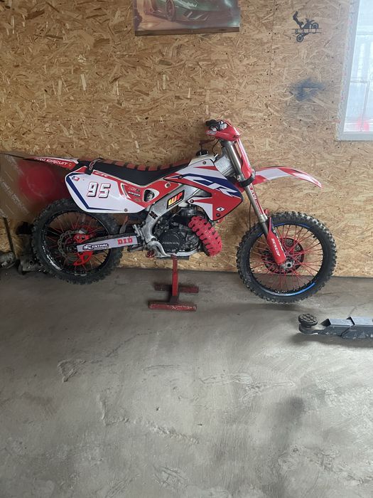 Vand honda cr in stare foarte buna