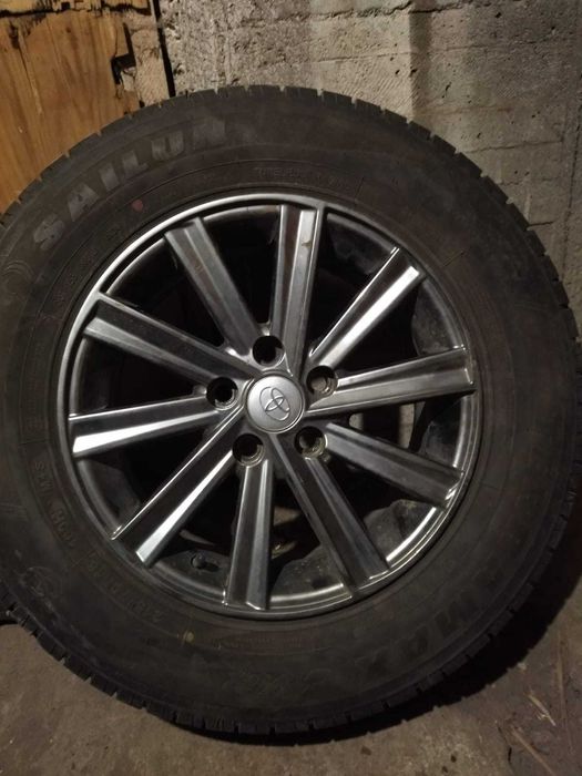 Продам диски Camry с летней резиной