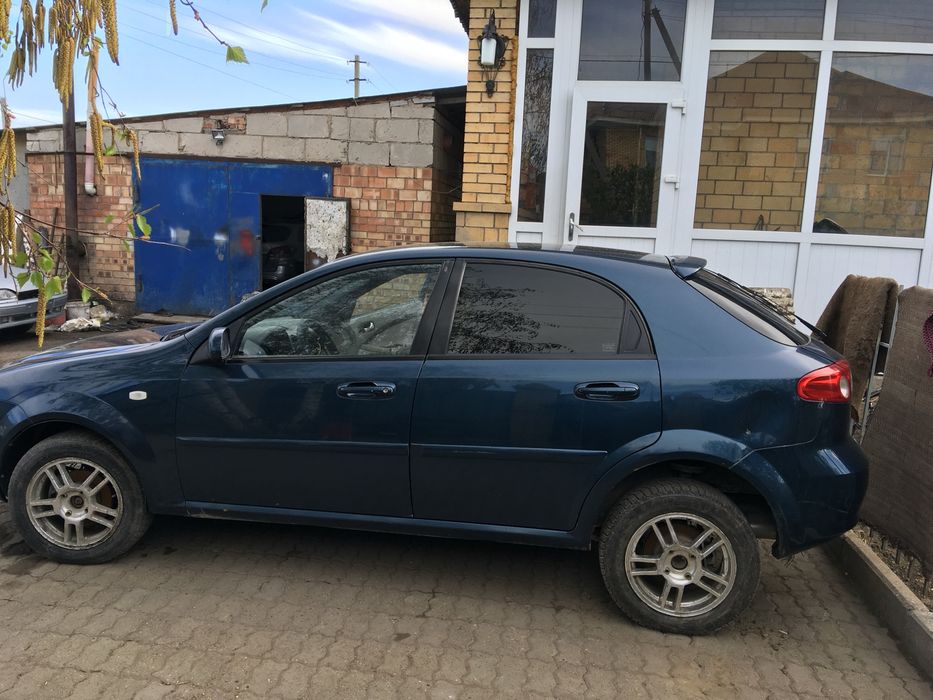 Продам машину шевроле лачетти