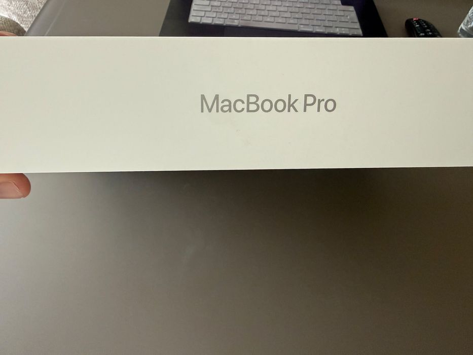 Apple MacBook Pro 14” – M5 Max, 18-ядрен CPU, 40-ядрен GPU, 64 GB RAM, 2 TB SSD – Чисто нов, запечатан