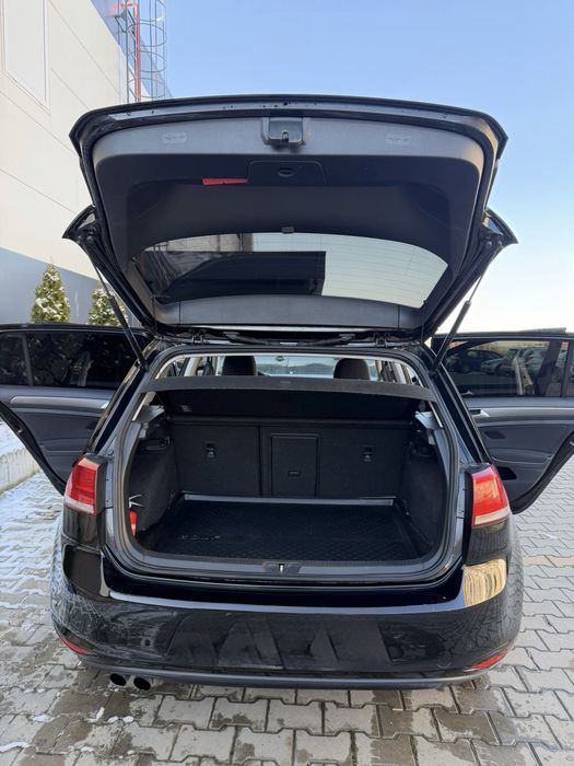 Продавам  VW golf 7