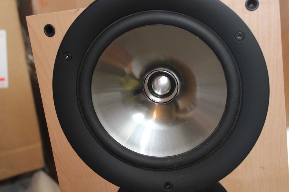 Тонколони KEFF IQ3 - Английски от 20hz - 40,000khz