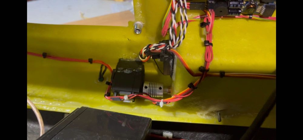 Reparatii, upgrade, instalare autopilot GPS pentru navomodele/ barcute de nadit/ plantat/ momit/ pescuit