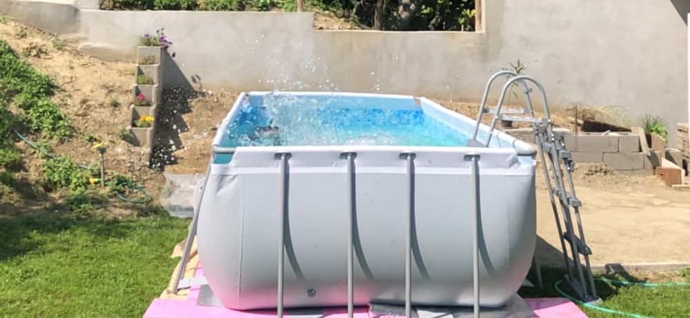Piscina 2m pe 4m, adancime 1 m