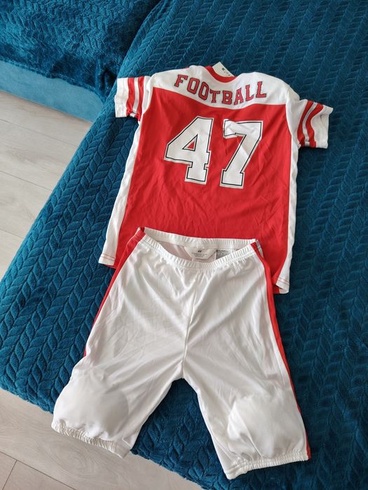 Costum de băieți fotbal american 6 8 ani nou