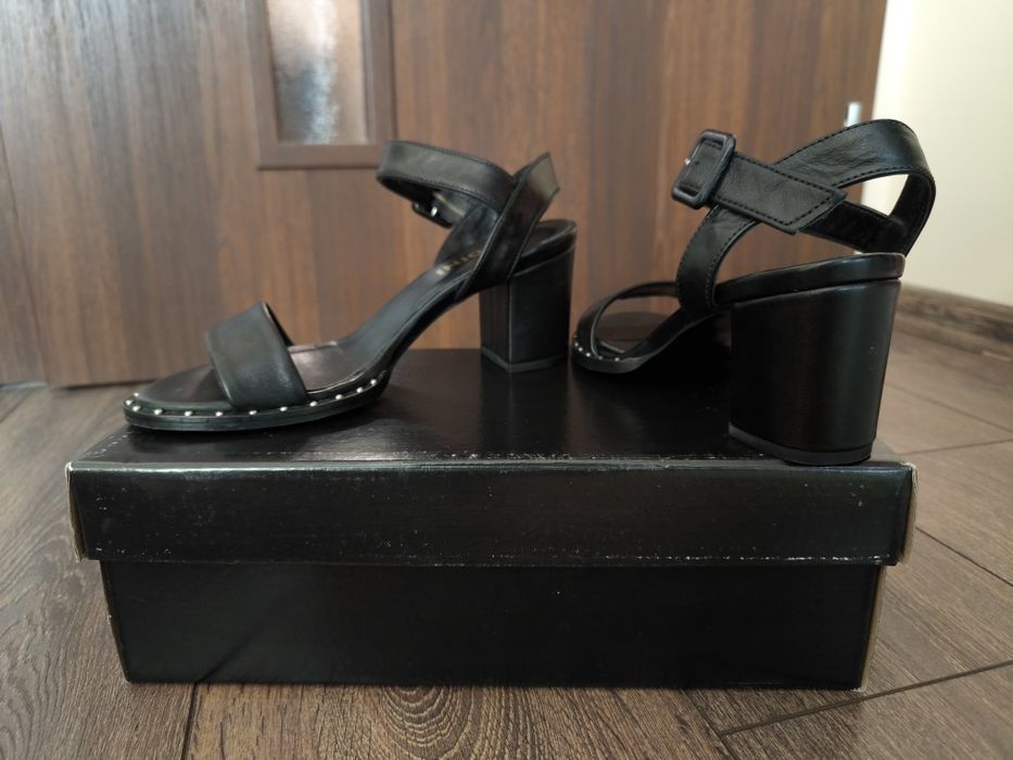 Дамски сандали с ток Galdini