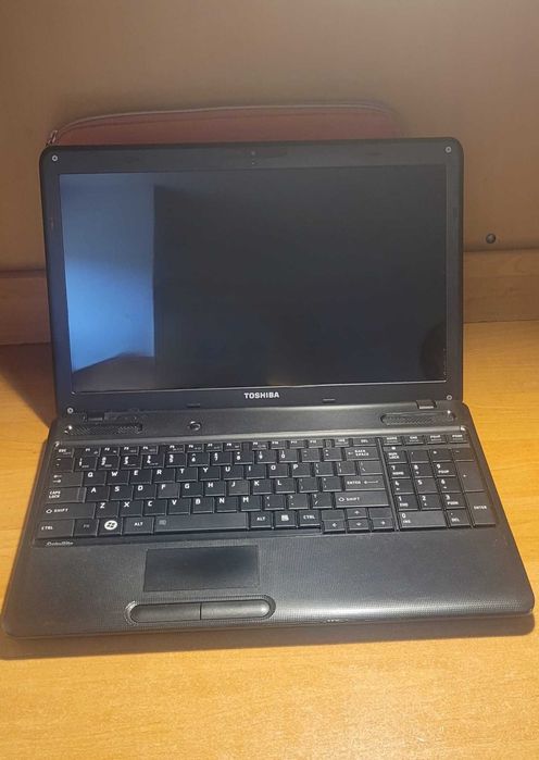 Laptop Toshiba Satellite C660D-10L - defect / pentru piese