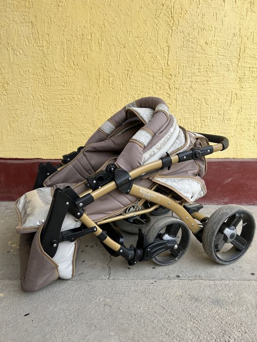 Демисезонная детская коляска