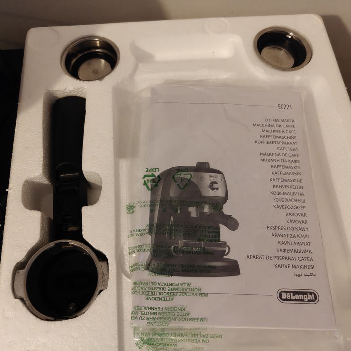Eспресо машина De'Longhi EC221.B,
