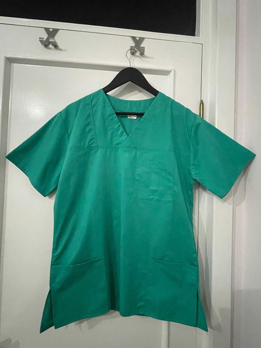 Costum spital studenți