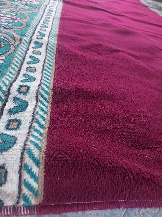 Продаются ковры б/у отдам дёшево