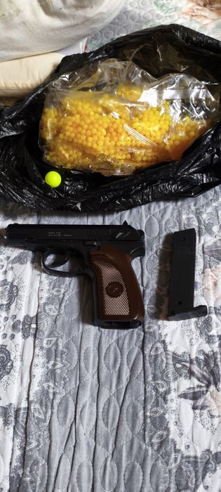 Продам Пистолет игрушка