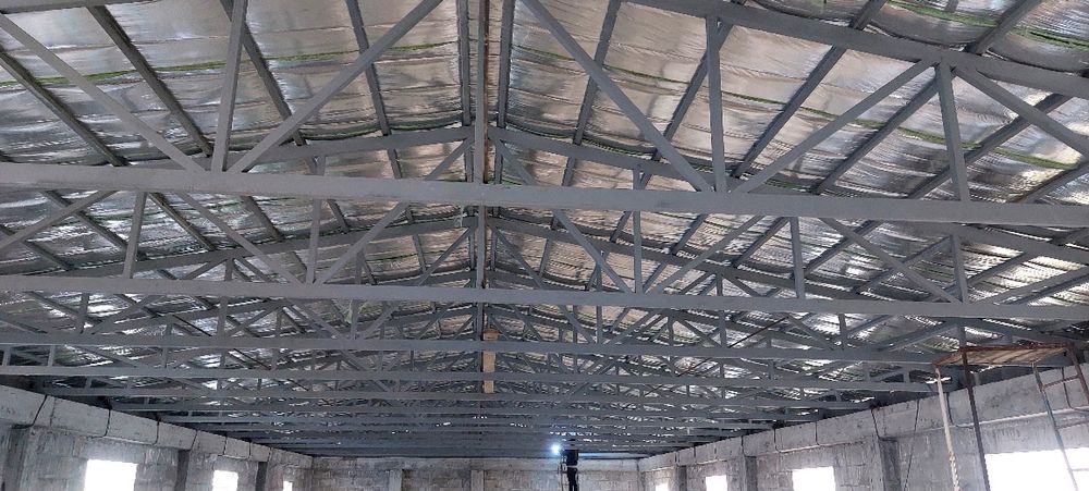 Temir tomlar darvoza rishotka naves