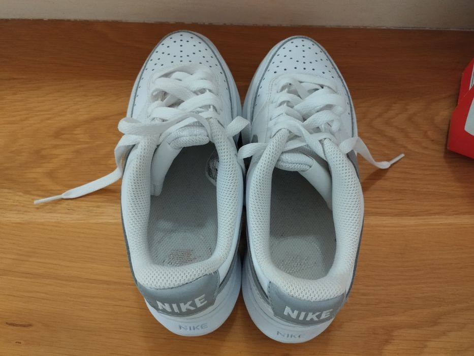 Кожени дамски кецове Nike номер 36