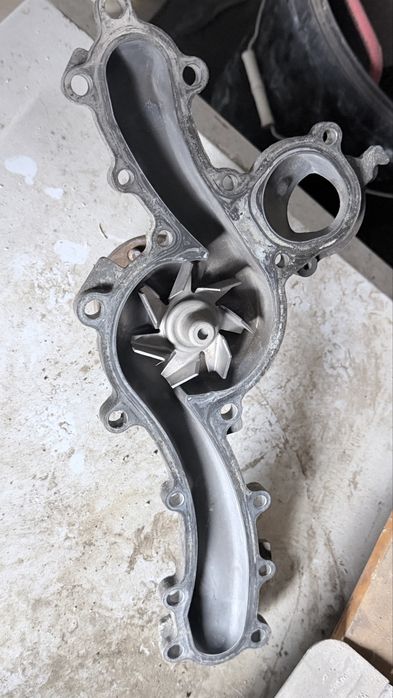 Продам помпу от прадо 120