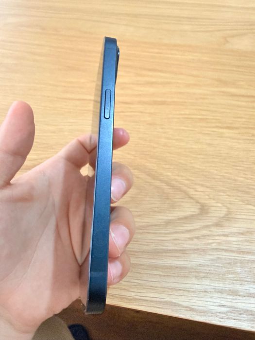 Vând iPhone 13 stare buna