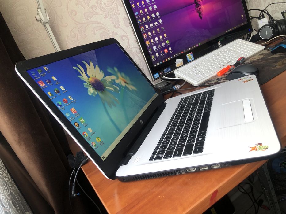 HP 17-y010ur AMD A8 4 Ядра