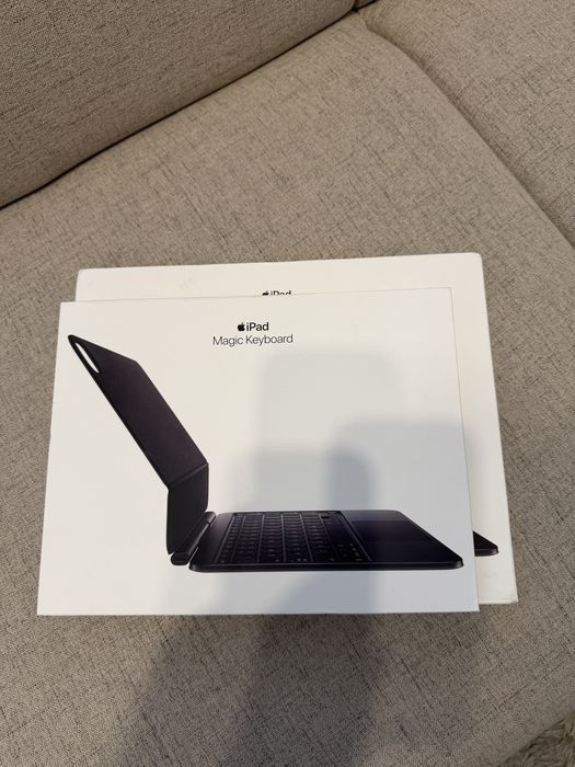 Husa cu Tastatura Apple Magic Keyboard pentru iPad Pro 11"/13” (M4/M5), International English, Black, noua, sigilata